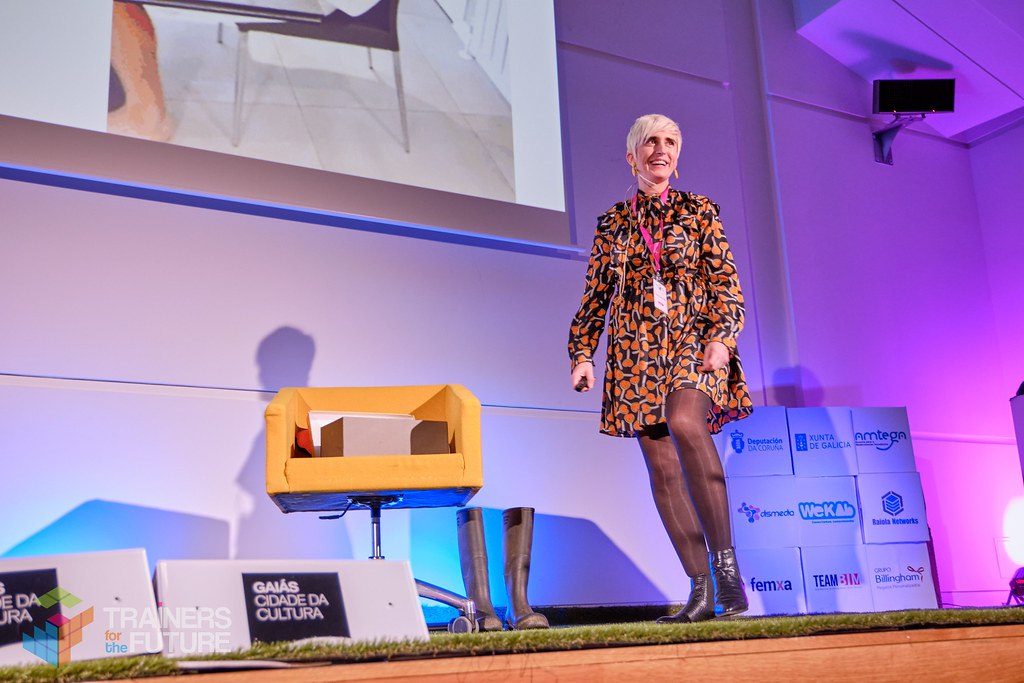 Lee más sobre el artículo Mi ponencia de storytelling para el IV Congreso Nacional de Formadores o de cuando me subí a un escenario con botas de agua…